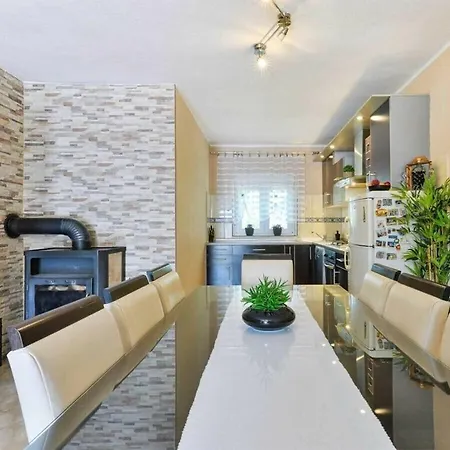 Meri Comfortable * בנקובאץ