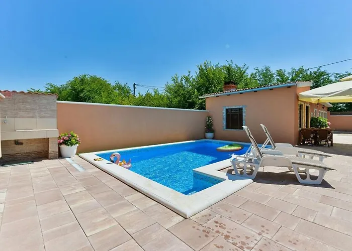 Meri Comfortable Ferienhaus Benkovac